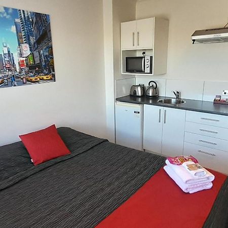 The Hibernian Studio Apartments - 4 Latter Street Timaru Eksteriør billede